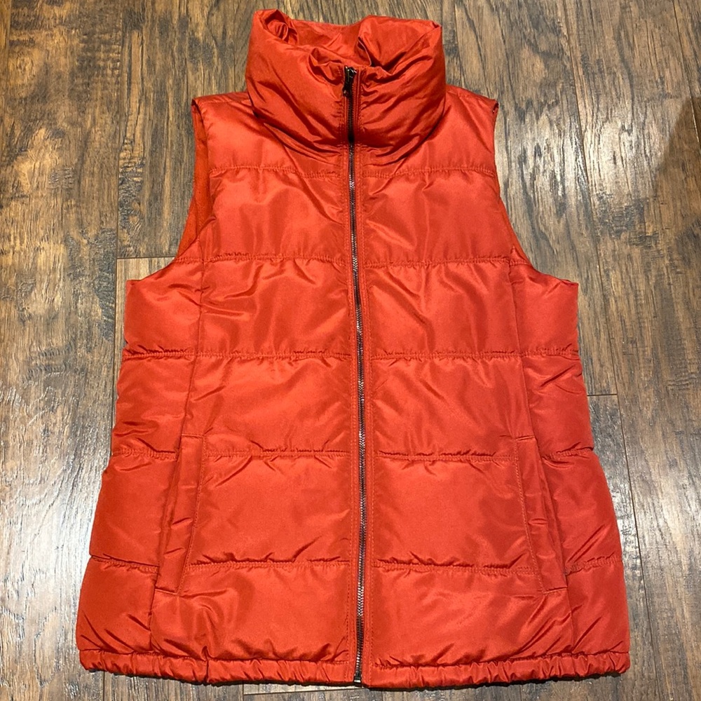 Old Navy tomato red puffer vest - Sz M